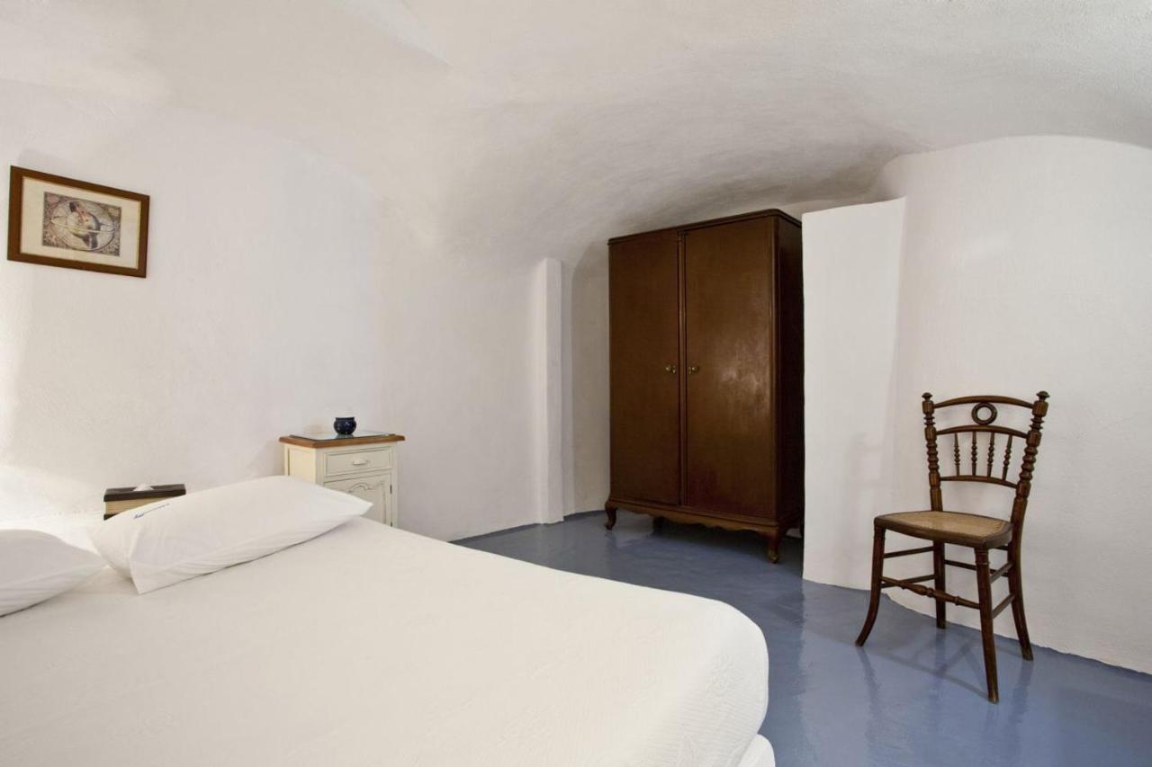Alexander's Oia (Santorini)
