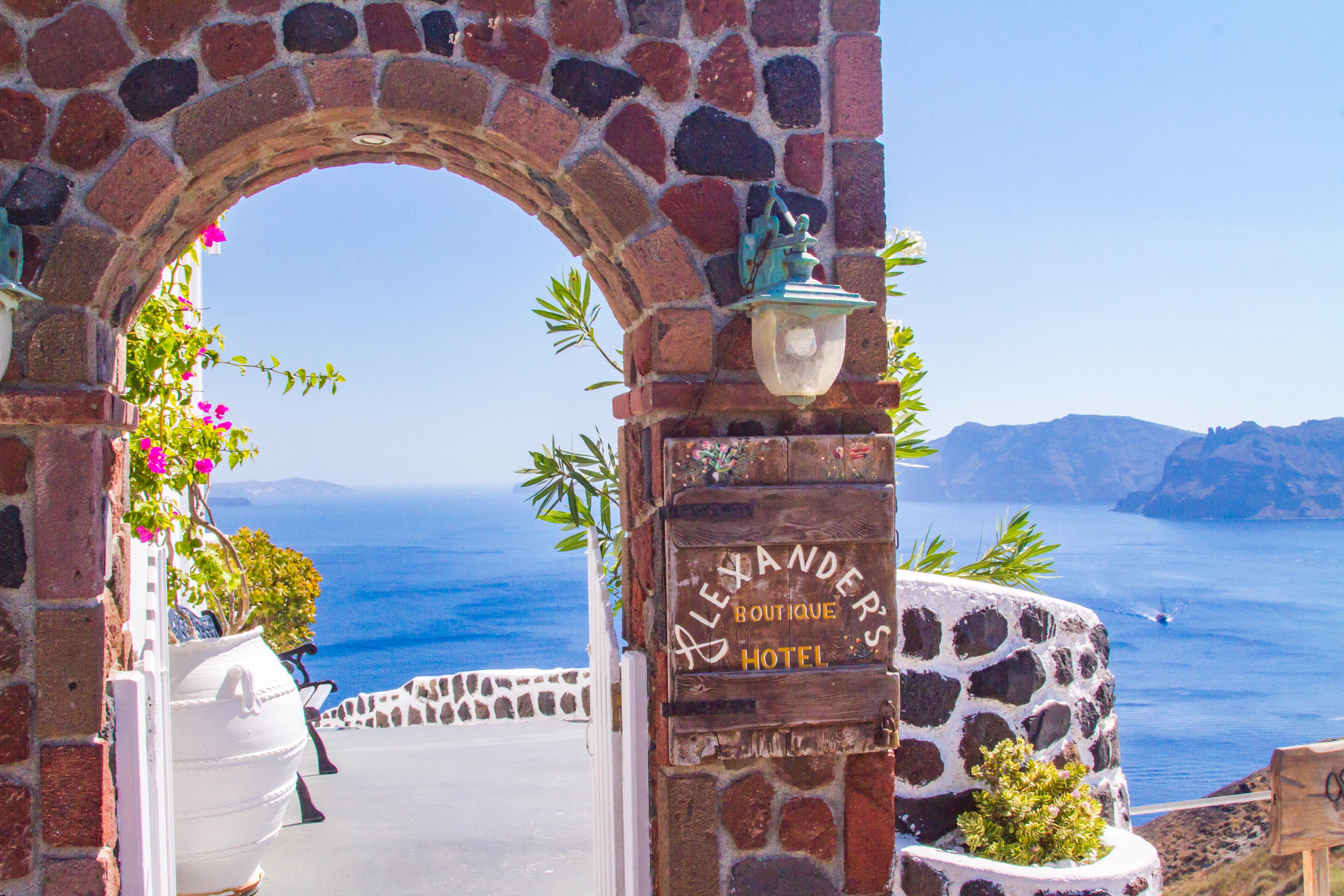 Alexander's Apartahotel 4*