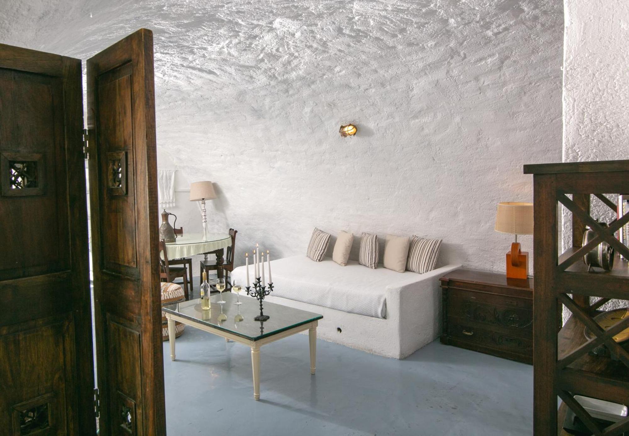 Alexander's Apartahotel 4*